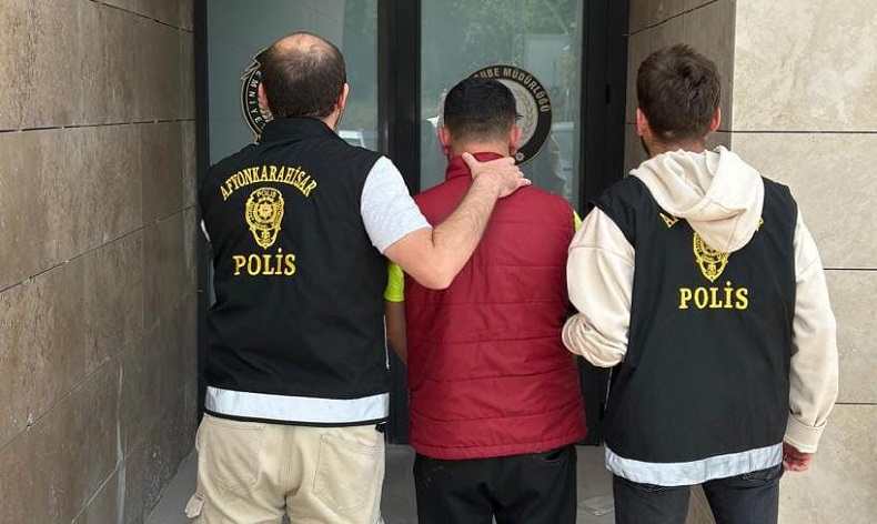 Kaçak şahıs pazaryerinde yakalandı