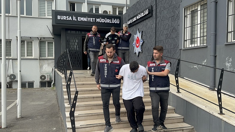 Bursa’da sahte genç kız profili açarak vatandaşı dolandırdılar