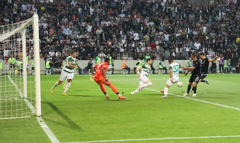 Elazığspor: 4 – Efeler 09 SFK: 0