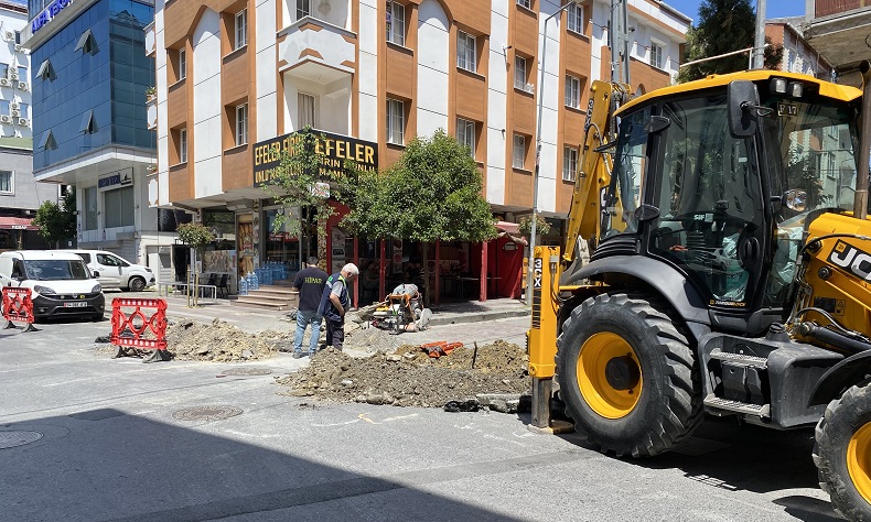 İstanbul’un göbeğinde 20 saattir elektriksiz kaldılar