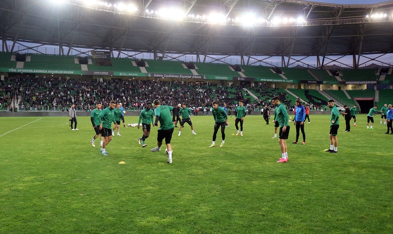 Sakaryaspor, Süper Lig hayali için son antrenmanına çıktı