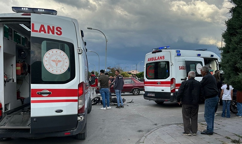 Konya’da motosiklet ile otomobil çarpıştı: 2 yaralı