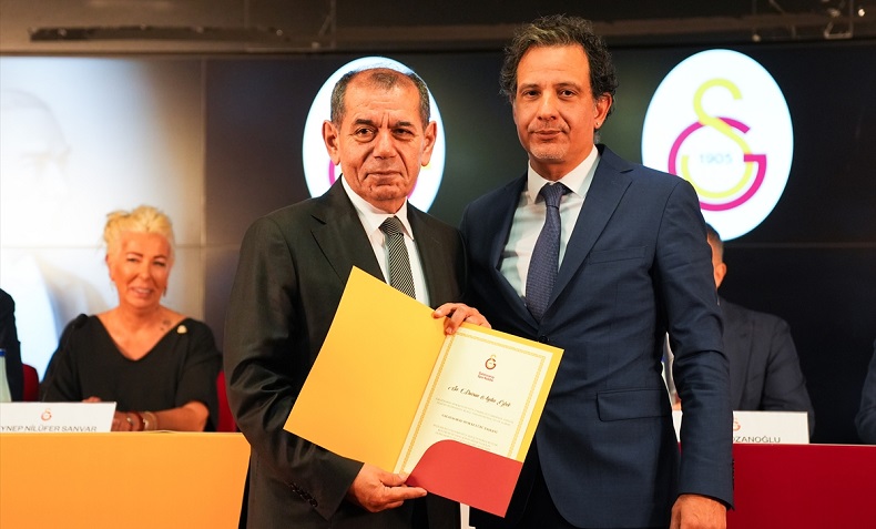 Galatasaray’da yeni yönetim mazbatalarını aldı