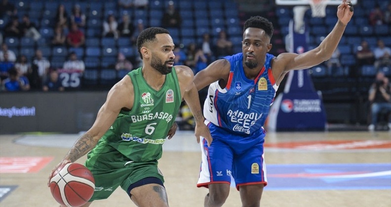 Bursaspor İnfo Yatırım, Anadolu Efes’i devirdi