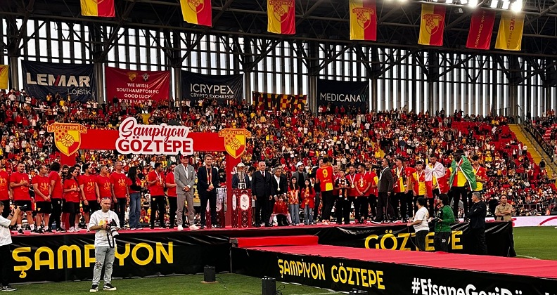 Göztepe şampiyonluğu doyasıya kutladı