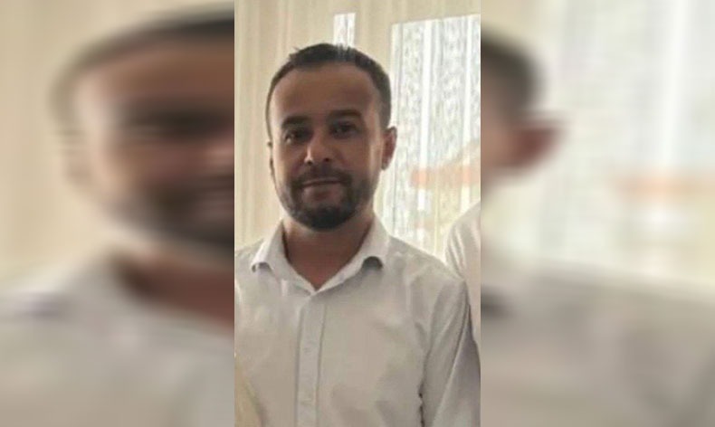 Arızalanan motosikleti yol kenarına çeken baba oğula kamyonet çarptı: 1 ölü, 1 yaralı