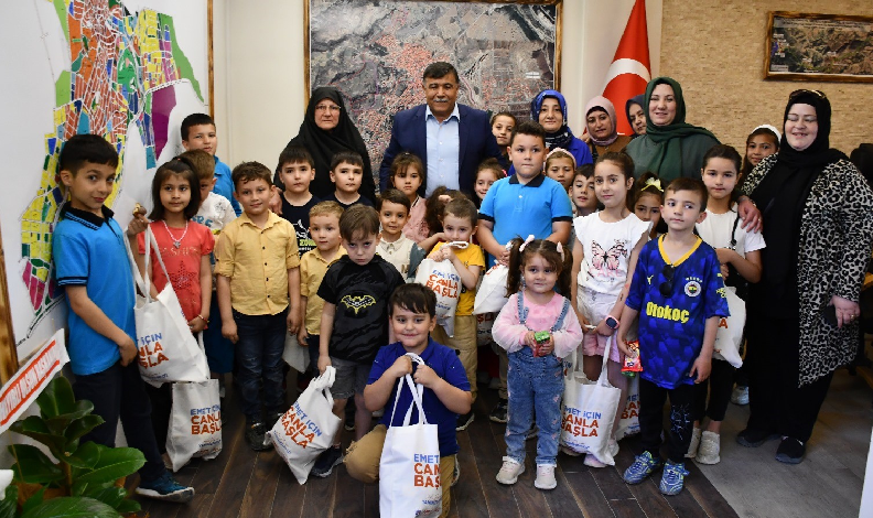 Koca, “Hoş geldin bebekleri” ile buluştu