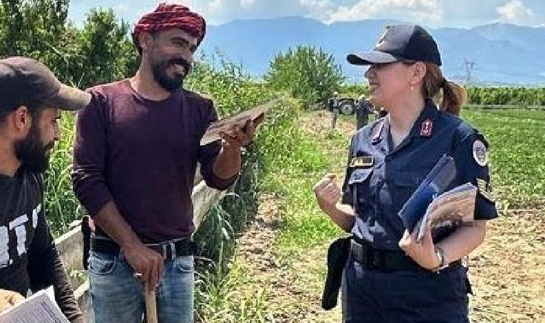 Jandarmadan işçilere ‘KADES’ bilgilendirmesi