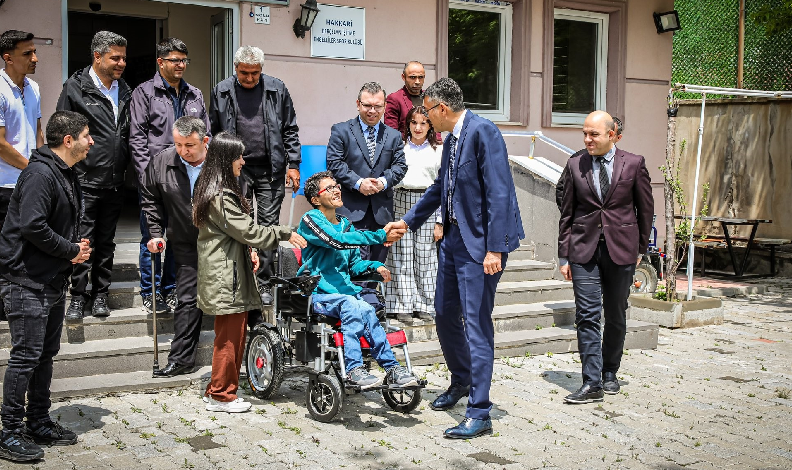 “Sevginin önünden engel yoktur”