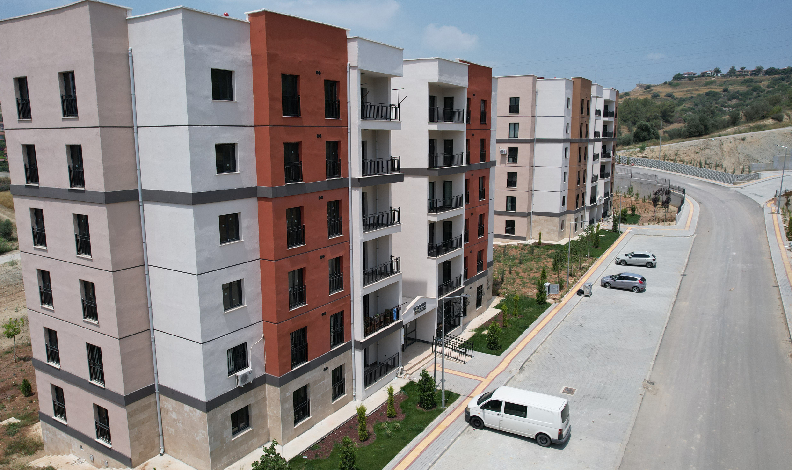 Deprem konutlarında yaşam başladı
