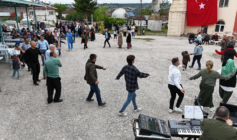 Okluca Köyü’ndeki Hıdrellez kutlamaları