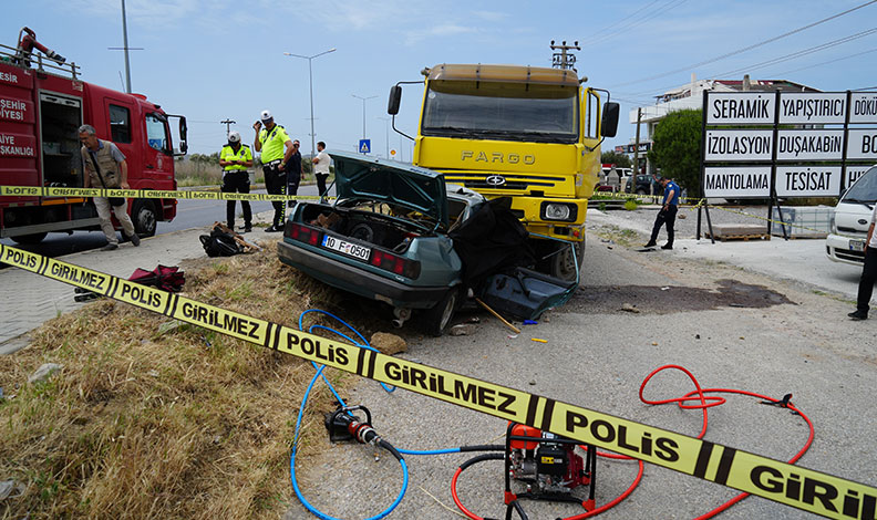 Balıkesir- İzmir yolunda trafik kazası: 3 ölü