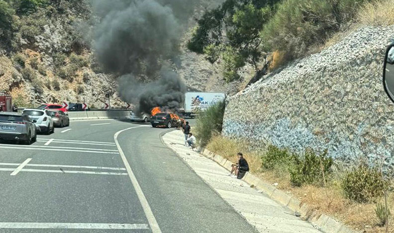 Muğla’da otomobil alev alev yandı