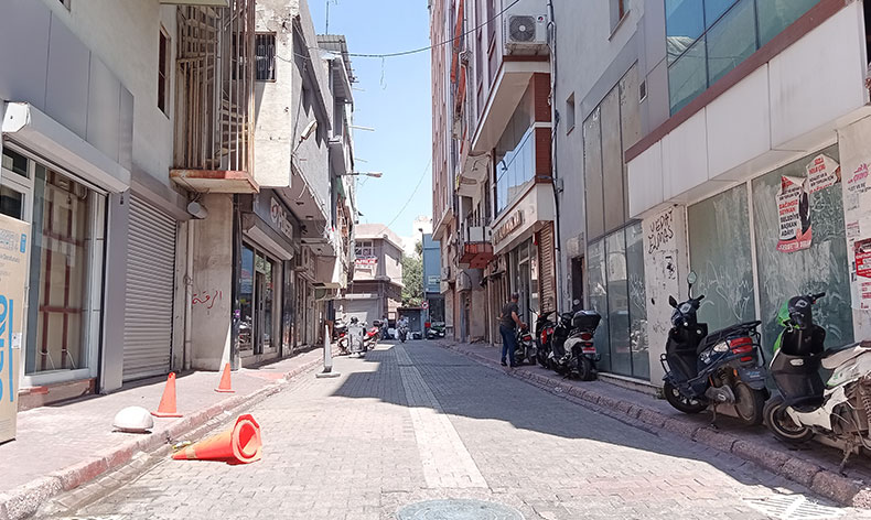 10 yaşındaki çocuk asansörde sıkışarak can verdi