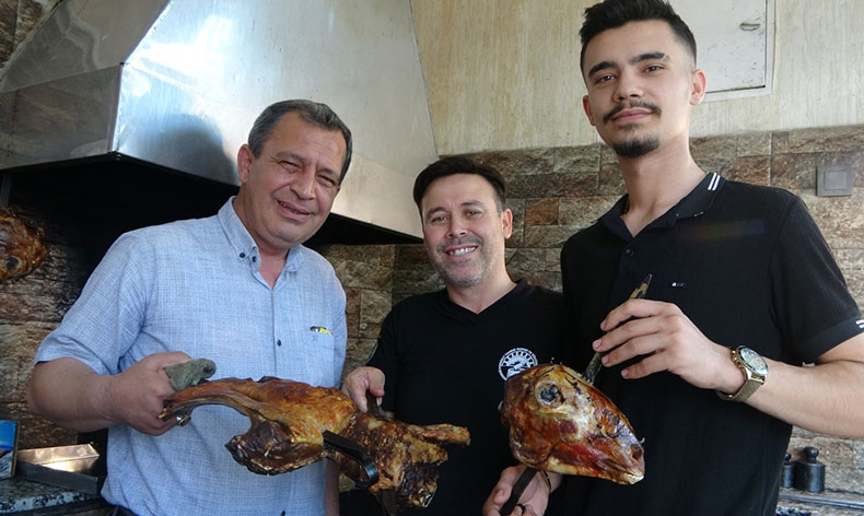 Ustalar fast food tüketimine karşı uyardı