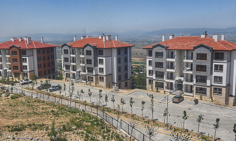 TOKİ’lerde anahtarlar teslim edildi