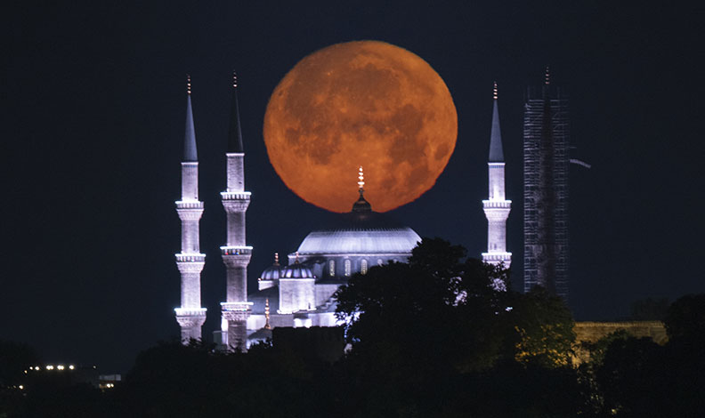 İstanbul’da dolunay