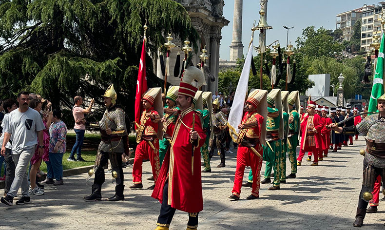 Dolmabahçe Sarayı’nda mehteran coşkusu