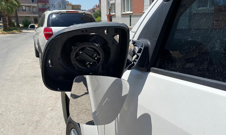 Trafik magandalığı yetmedi şehir magandalığına soyundular