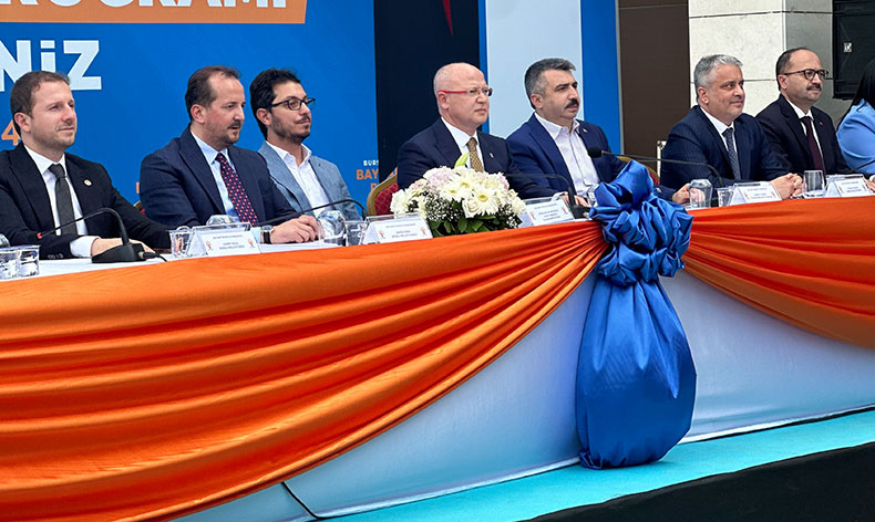 AK Parti Bursa teşkilatı bayramlaştı