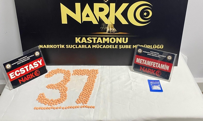 Uyuşturucuyla yakalanan 2 kişi tutuklandı