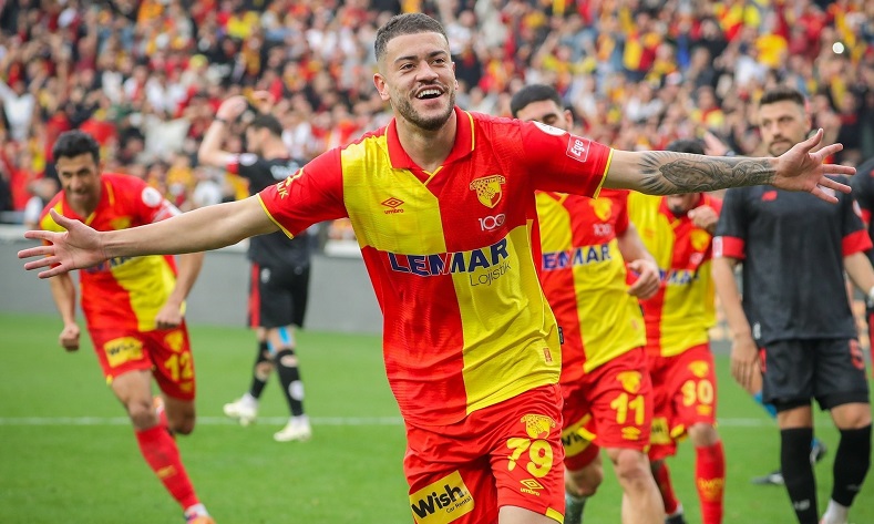 Göztepe, Romulo Cardoso ile 3 yıllık sözleşme imzaladı