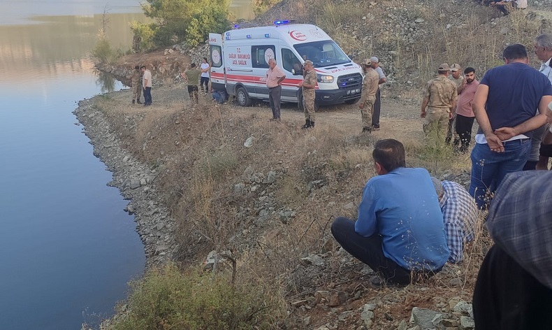 Gaziantep’te gölete giren 2 gençten biri kurtarıldı, diğeri aranıyor
