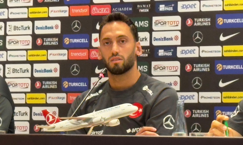 Hakan Çalhanoğlu: “Çekya maçına odaklanıp, inşallah grup etabını geçeceğiz”
