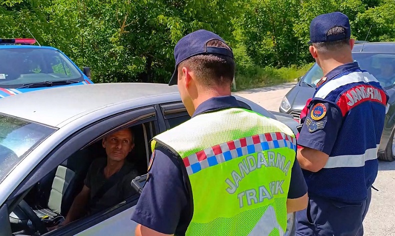 Sinop’ta jandarma trafik denetimi