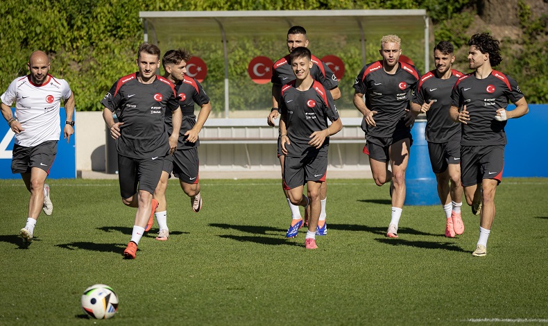 A Milli Futbol Takımı, Çekya maçı hazırlıklarını sürdürdü