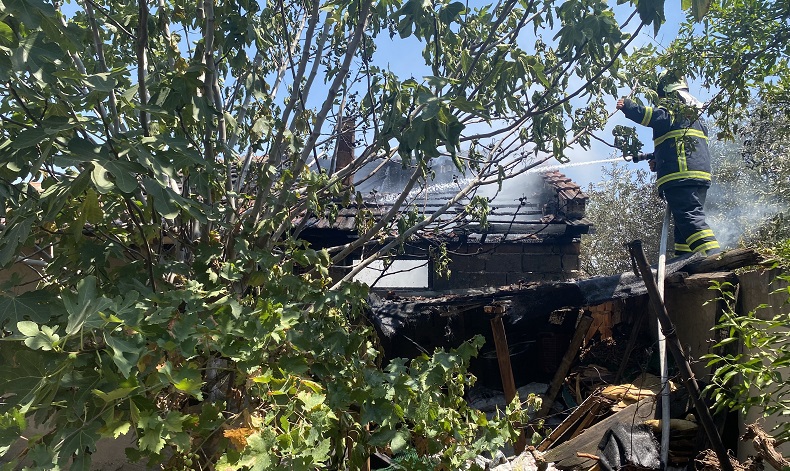Manisa’da korkutan yangın