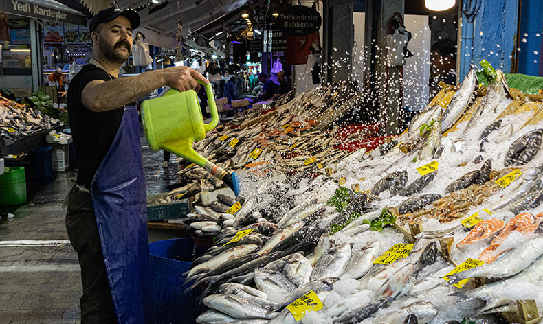 İzmir’de ticaretin kalbinin attığı sokak