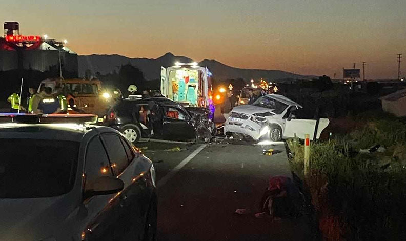 Konya’da 2 otomobil çarpıştı: 4 ölü