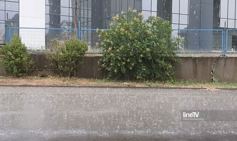 Bursa’da beklenen sağanak yağmur başladı