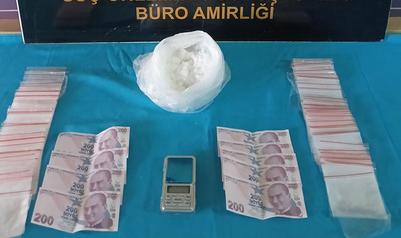 Bursa’da dur ihtarına uymadı, motosikletten uyuşturucu çıktı