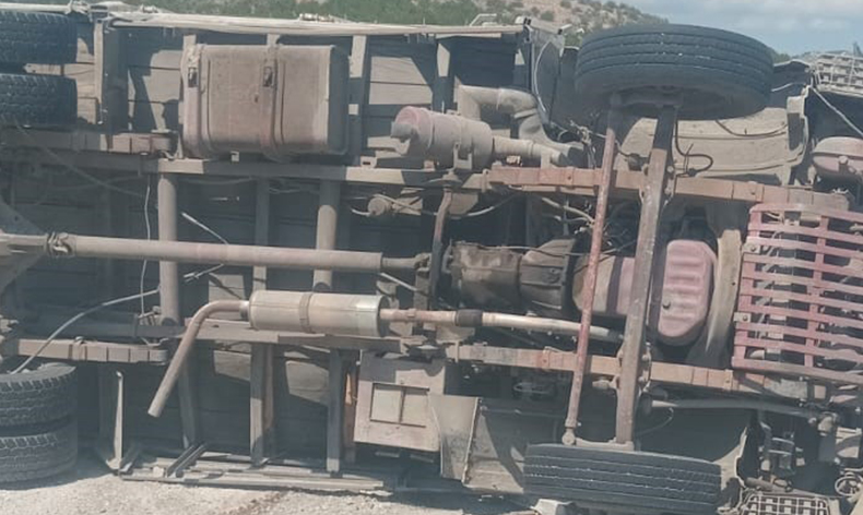 Konya’da kamyonet devrildi: 2 yaralı