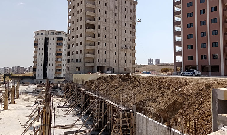 Adana’da inşaatın 6’ıncı katından düşen işçi öldü
