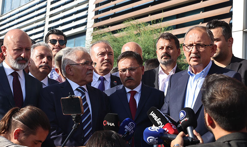 “Aktif siyasi hayatımızı bugün noktalıyoruz”