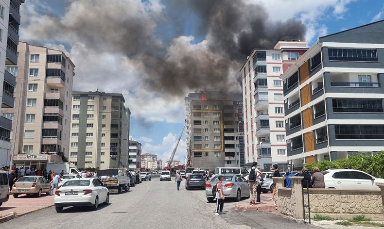 Alevler arasında korku dolu anlar