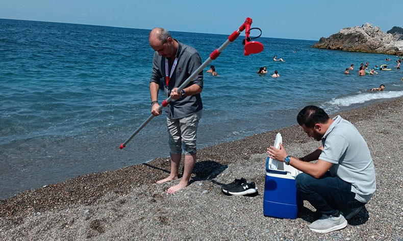 Zonguldak’ta deniz suyundan numuneler alındı