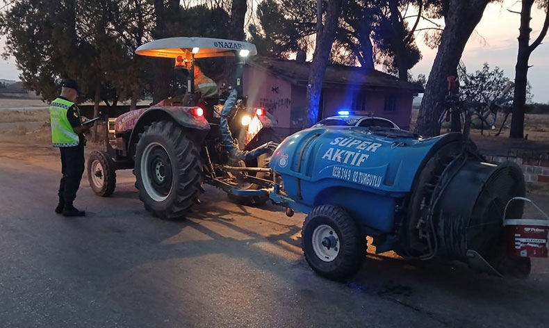Jandarmanın trafik uygulamasında aranan 13 şahıs yakalandı