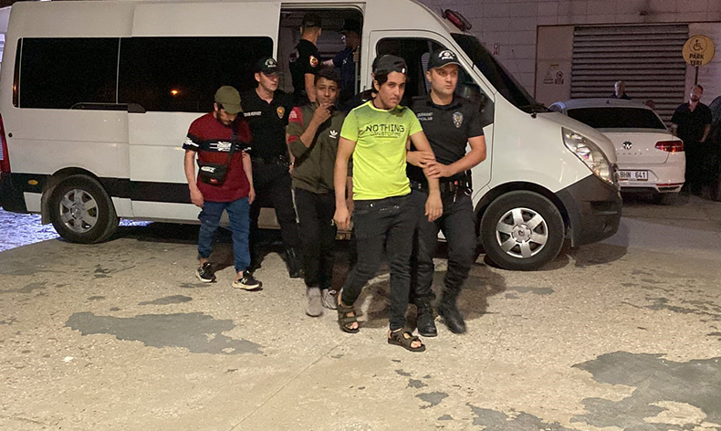 Bursa’da 12 kaçak göçmen yakalandı