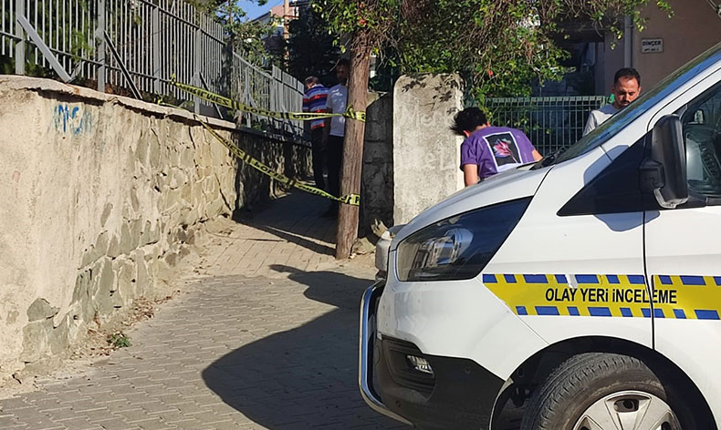 Silahla vurulan yaralıyı polis ekipleri hastaneye götürdü