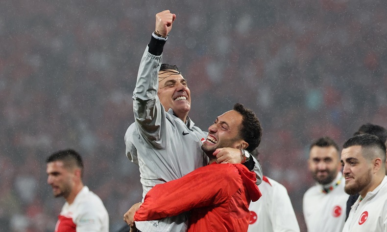 Hakan Çalhanoğlu: “İnsanlarımızı sokakta görmek bizi daha çok mutlu ediyor”