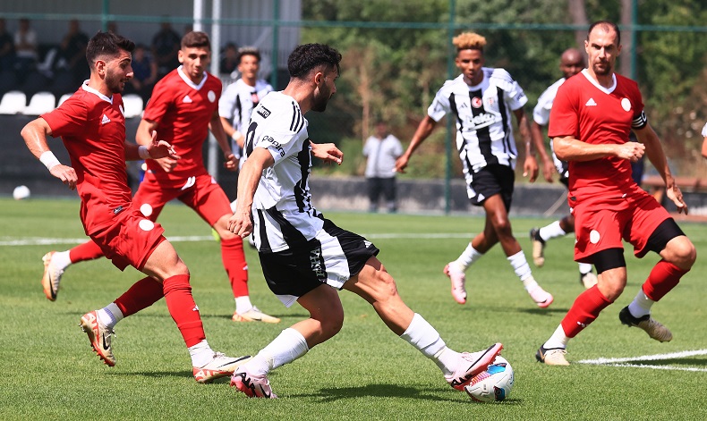 Beşiktaş, hazırlık maçında Ümraniyespor ile berabere kaldı