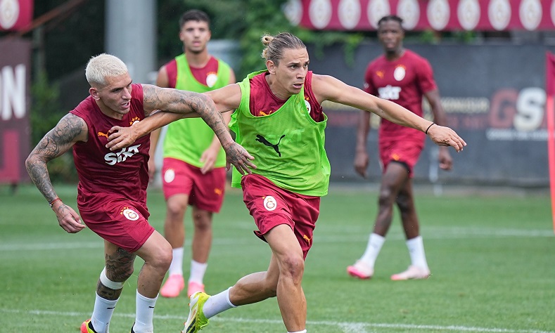 Galatasaray, çalışmalarını sürdürdü