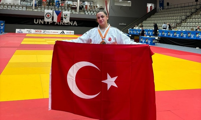 Sümeyye Kaya Çekya’da Avrupa Kupası şampiyonu oldu