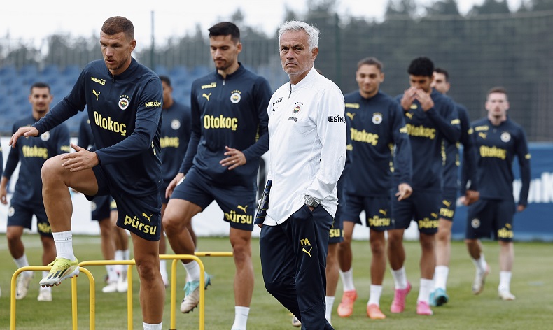 Jose Mourinho, sistemini Fenerbahçe’ye işliyor
