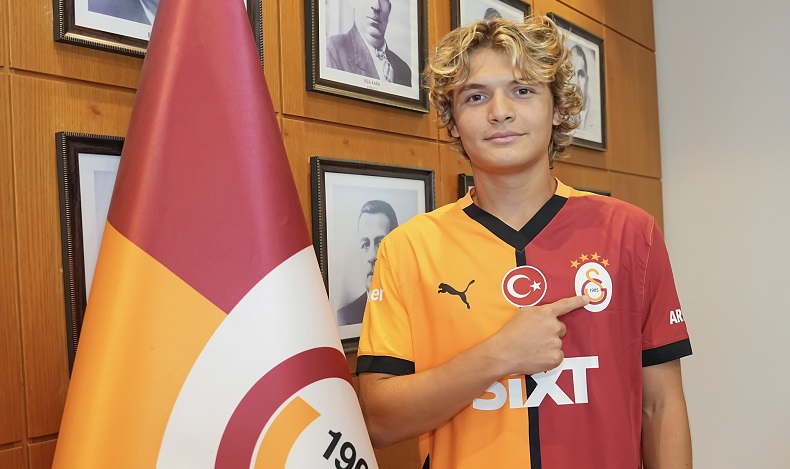 Galatasaray, Efe Akman ile 2027-2028 sezonuna kadar sözleşme imzaladı