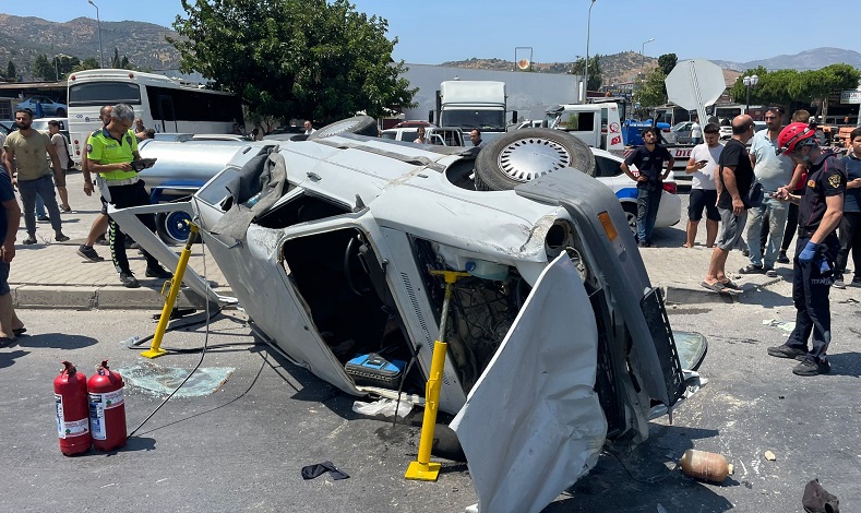 Söke’deki kazada otomobil yan yattı, polis tırın peşinde